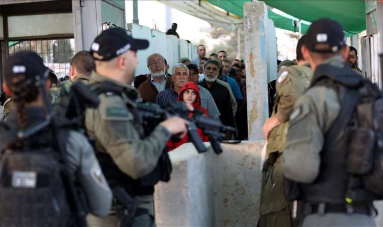 Barikatlar kuruldu, müdahale edildi...