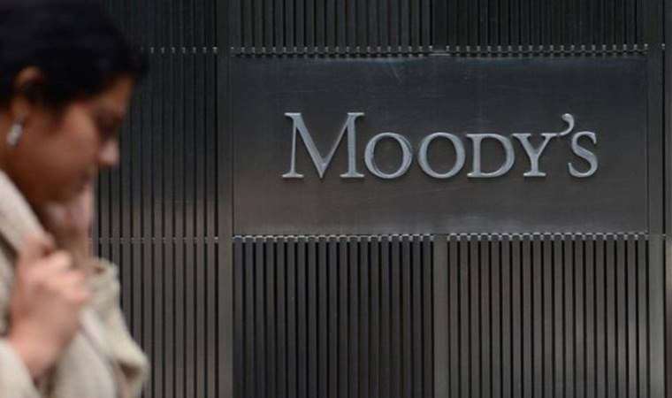Moody's İngiltere'nin kredi notunu revize etti