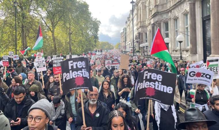 Londra'da Filistin'e destek: Başbakanlığa yürüdüler