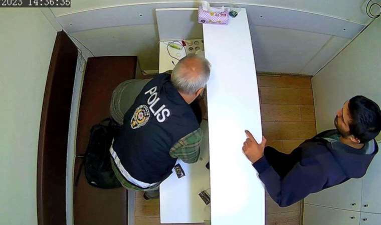 Polis yeleğiyle 1 milyon 600 bin liralık gasp