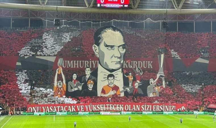 Galatasaray taraftarından Cumhuriyet'in 100. yılına özel koreografi!