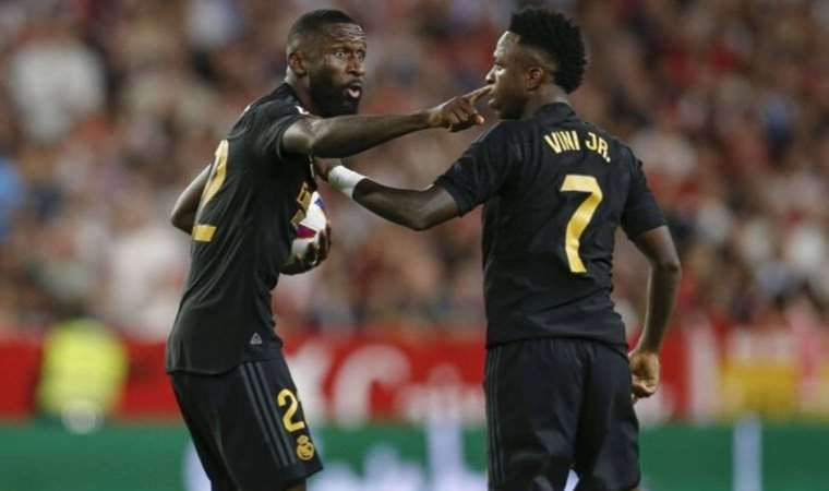 Real Madrid, Sevilla'ya puan kaybetti!