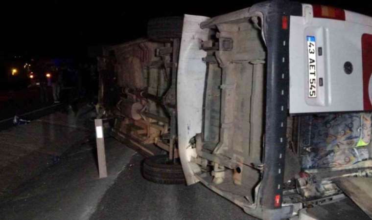 Uşak’ta iki işçi servisi çarpıştı: 28 yaralı