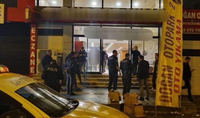 Diyarbakır'da fast food zinciri şubesine maytap atıldı