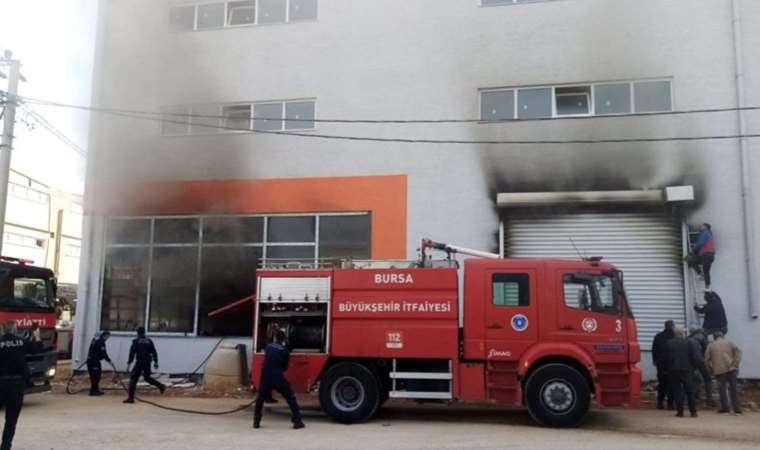 Mobilya fabrikasında korkutan yangın!