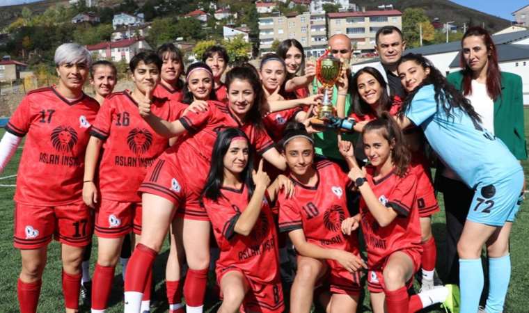 Aileleri karşı çıkıyordu... 2. Lig'e yükseldiler!