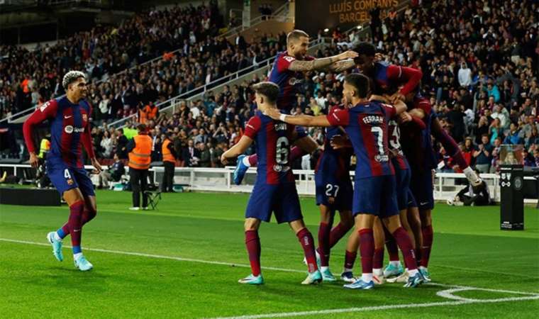 Barcelona'dan El Clasico'ya özel forma!