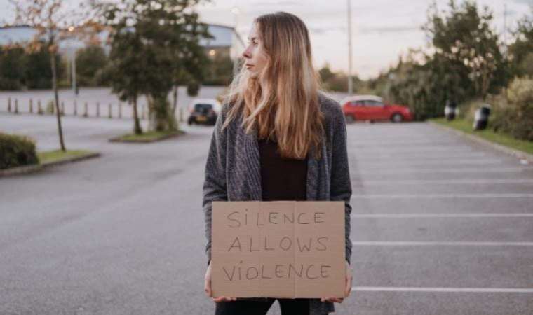 İzlanda'da kadınlar 'ücret adaletsizliğine' baş kaldırdı: 1 günlük grev kararı