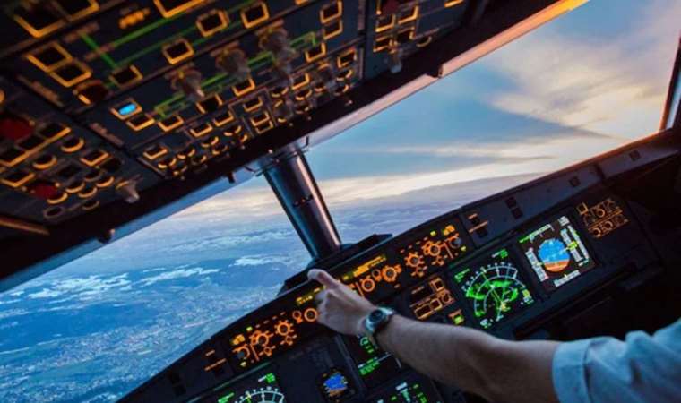 Amerika'da bir pilot, Alaska Havayolları'na ait uçağı düşürmeye çalışmakla suçlanıyor