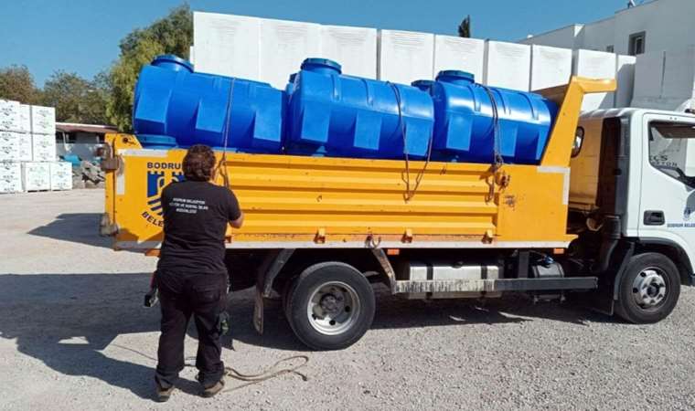 Turizm merkezinin 2 barajı da kurudu: Belediye halka su deposu dağıtıyor