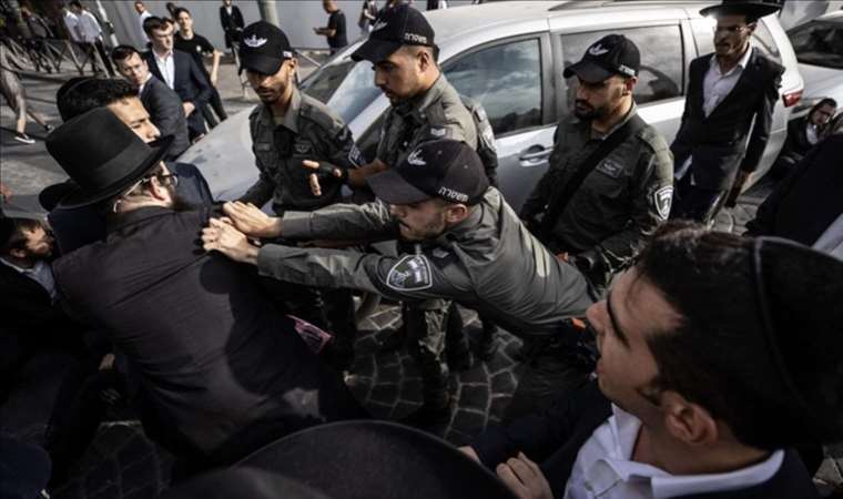 Yahudilerin zorunlu askerlik protestosuna polis müdahalesi