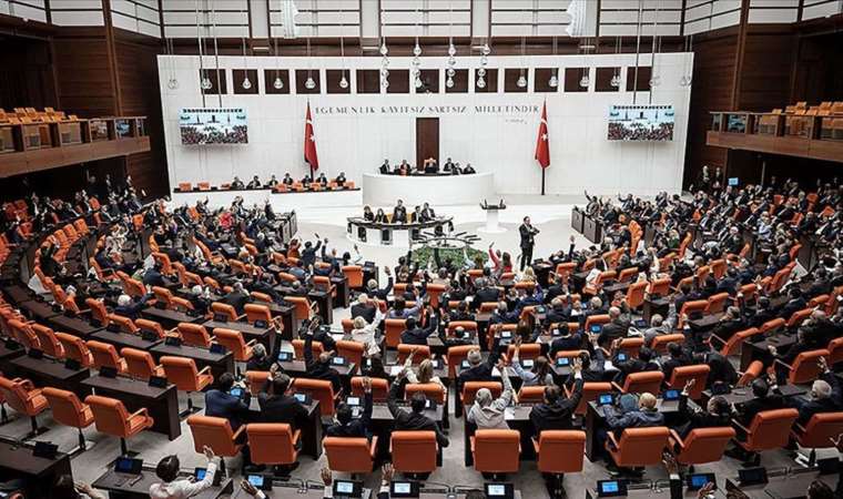 AKP-MHP 'kamuda çift maaş alan bürokratların araştırılması' önerisini reddetti