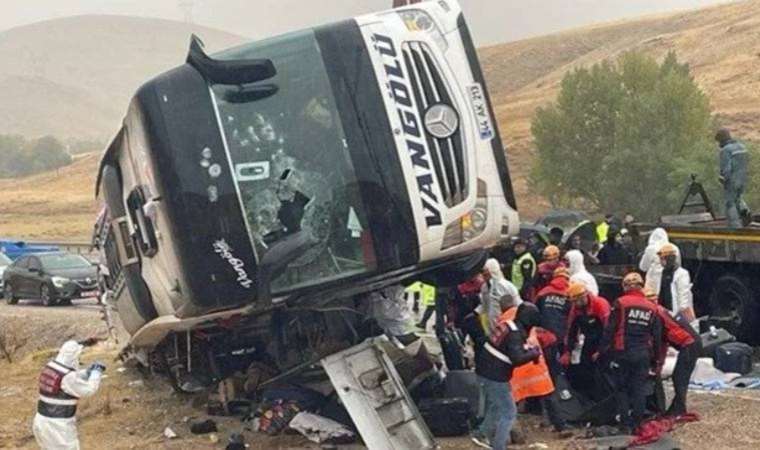 Sivas'ta 8 kişinin öldüğü trafik kazasıyla ilgili otobüs şoförü tutuklandı