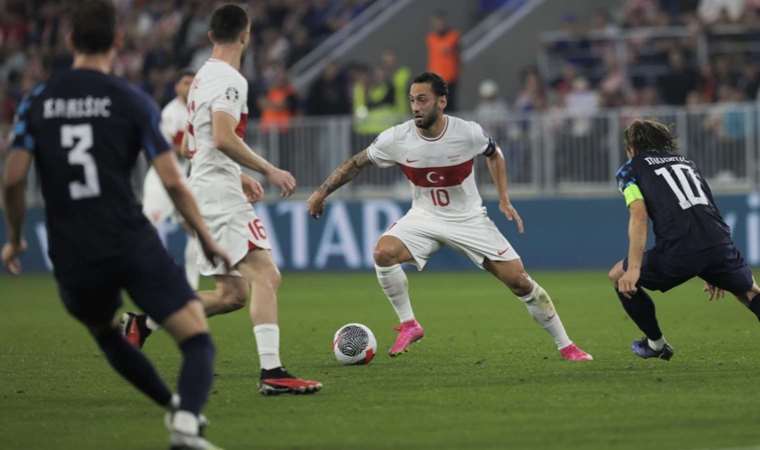 İtalyan hocadan milli futbolcu Hakan Çalhanoğlu'na büyük övgü!