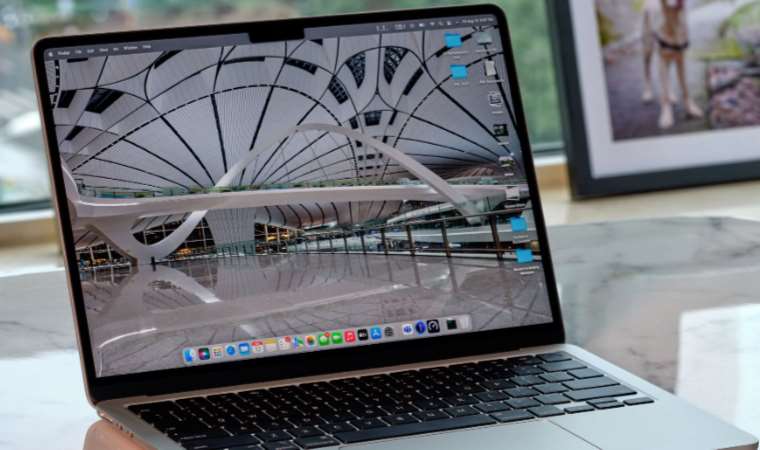 MacBook Pro'da ekran yenileme hızı nasıl değiştirilir?