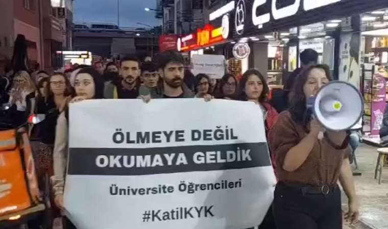Öğrenciler ayakta...
