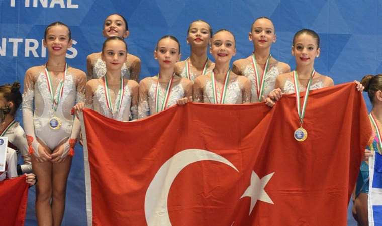 Genç cimnastikçiler İtalya'dan 7 madalyayla döndü