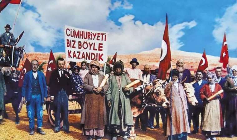 Cumhuriyet'in sembol fotoğrafını canlandırdılar!