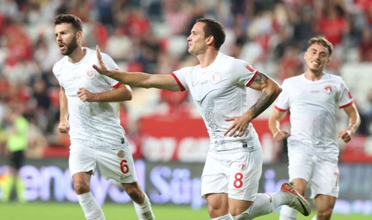 Antalyaspor, Başakşehir'i tek golle devirdi