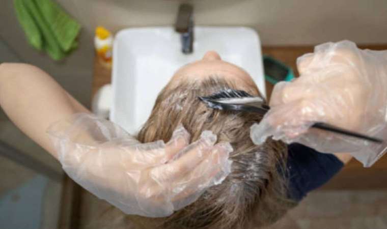 Saçını boyayanlar dikkat! Avrupa'da yasaklandı