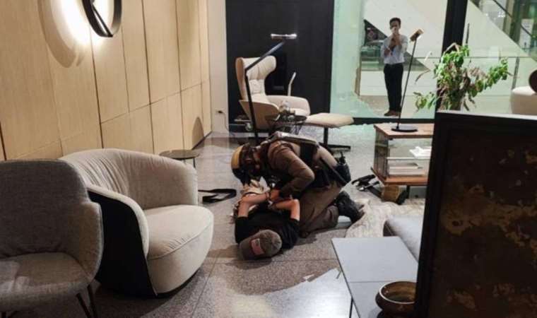14 yaşındaki saldırgan AVM'de 3 kişiyi öldürdü