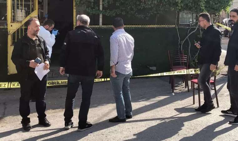 Kahvehanede otururken tabancayla vurulmuştu... Kurtarılamadı!