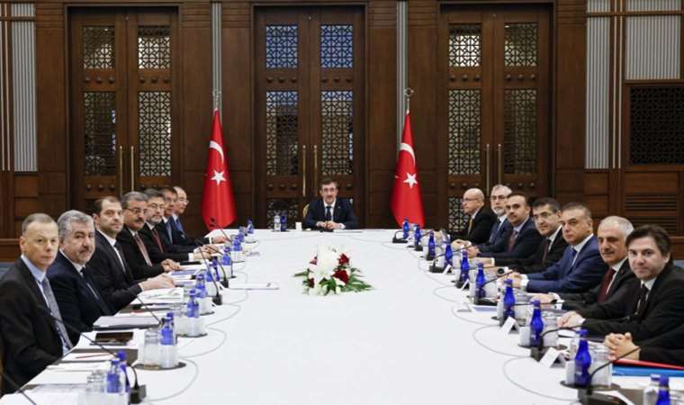 'İki ismin bu masada ne işi var?'