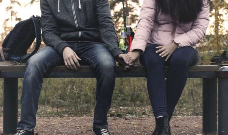 Araştırma: Reddedilme korkusu ve alkol kullanım bozukluğu bağlantılı olabilir