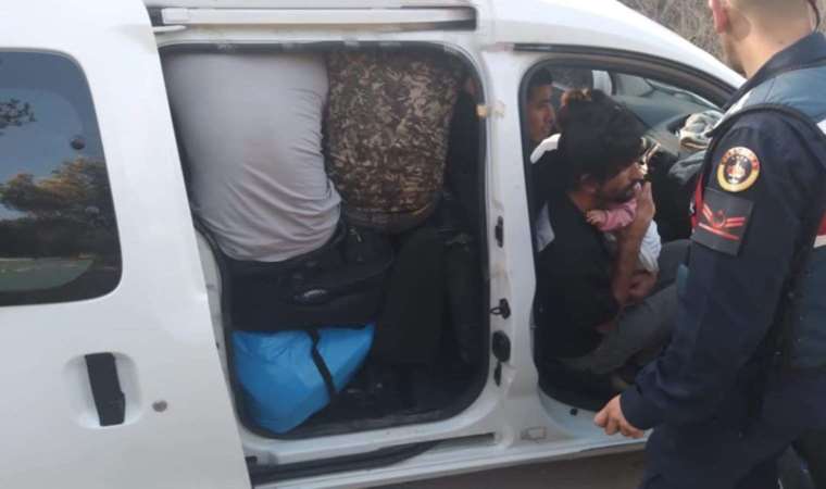 Kaçak göçmen operasyonu: Hepsi aynı otomobilden çıktı!