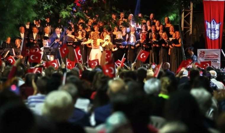 Konak’ta 100. yıl coşkusu sürüyor