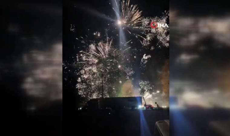 Kanada'da trafik kazası görsel şölene dönüştü