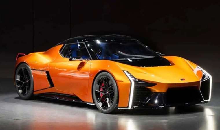 Toyota ile elektrikli araçlar artık daha eğlenceli: Manuel şanzıman, egzoz sesi...