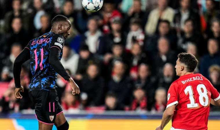 PSV evinde son dakikada kurtardı!