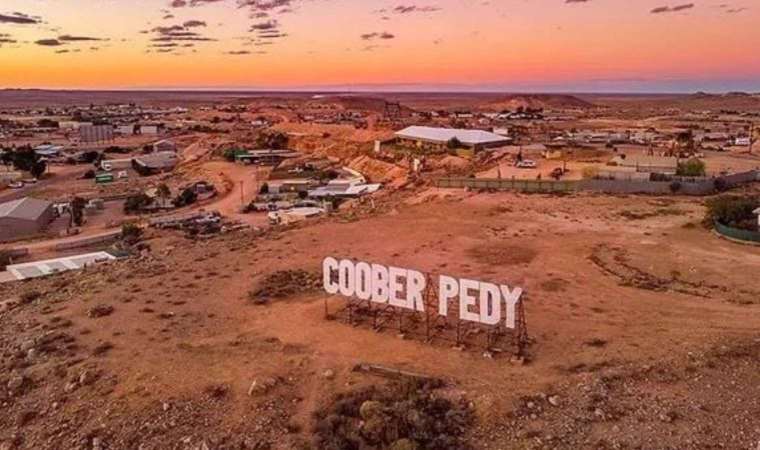 İnsanlar burada yeraltında yaşıyor: Coober Pedy'nin sırları