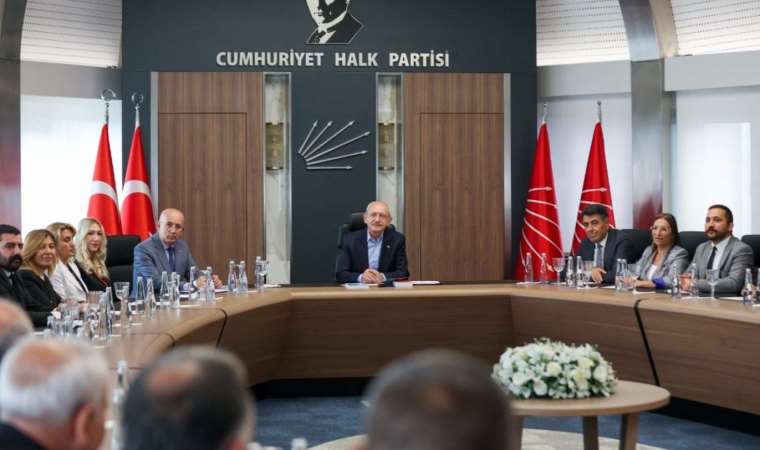 Kılıçdaroğlu, CHP Ankara İl Başkanı Ümit Erkol ve il yönetimi ile bir araya geldi