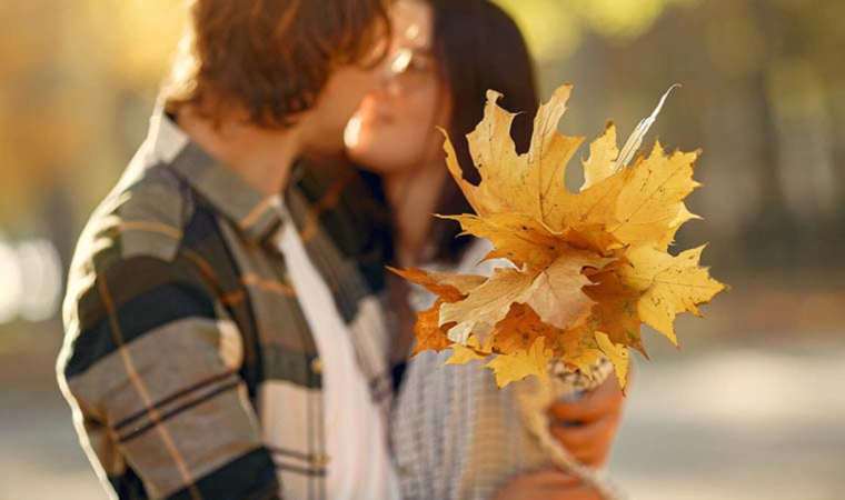 Gökyüzünden yansıyan sonbahar aşkı: Hangi burçlar romantizme dalıyor?