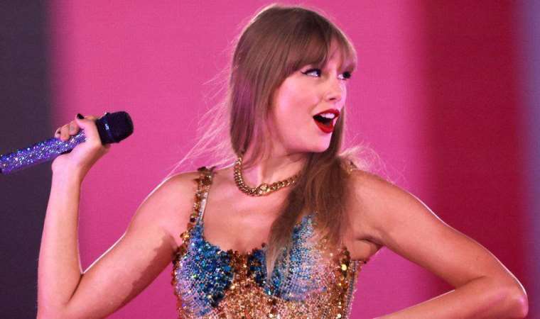 Taylor Swift'in turne filmi ön bilet satışlarında 100 milyon doları aştı