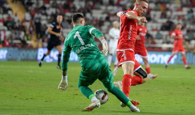 Galatasaray'dan Zorbay Küçük'e Muslera tepkisi