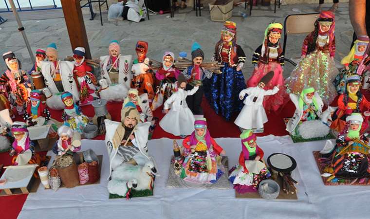 Unutulmaya yüz tutmuş el yapımı oyuncaklar yeniden tezgahları süslüyor