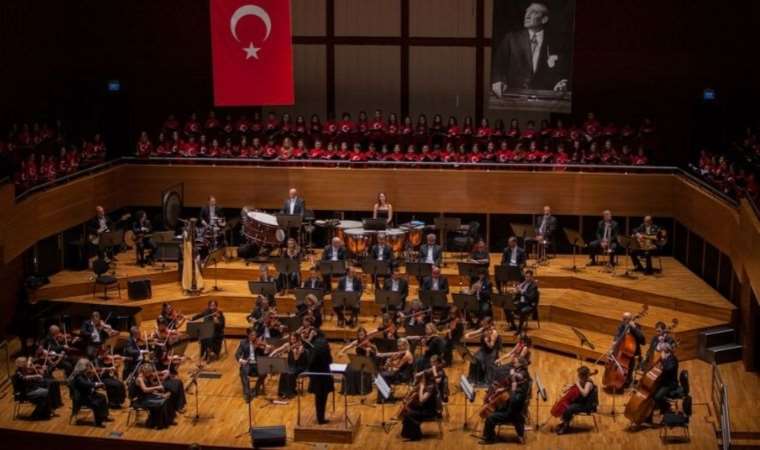 Cumhuriyetin 100. yılında muhteşem bir gece: İzmir Devlet Senfoni Orkestrası İstanbul seyircisiyle buluştu...