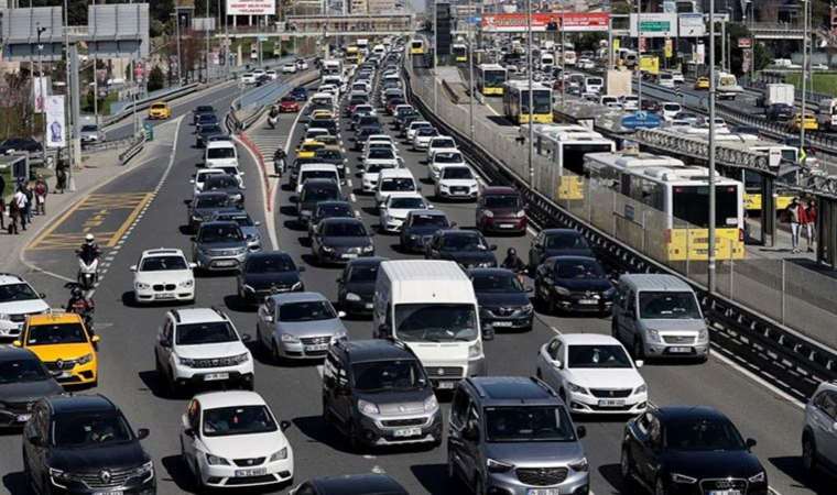 İstanbul'da haftanın ilk günü trafik yoğunluğu