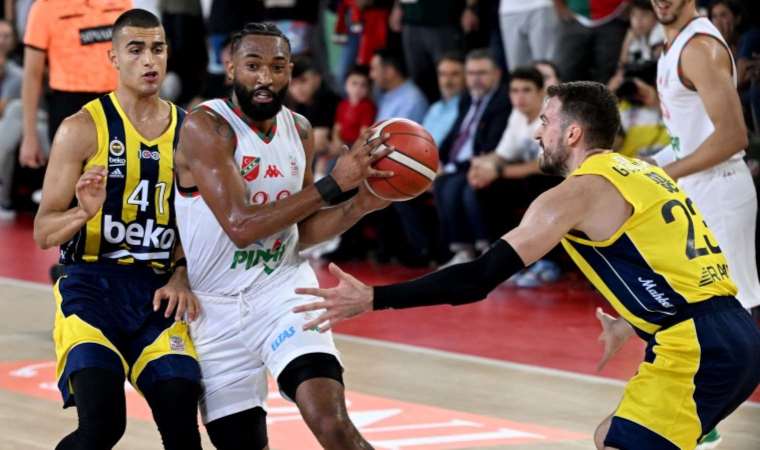 İzmir'de dev maç... Pınar Karşıyaka, Fenerbahçe Beko'yu devirdi!