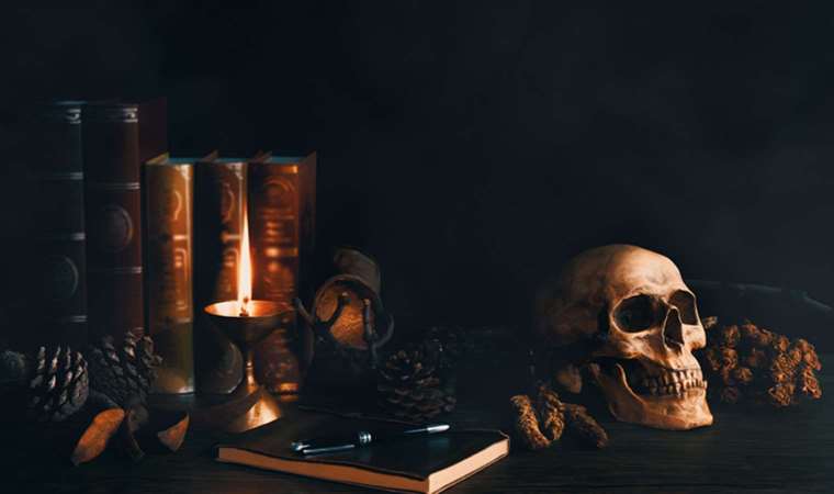 Antik mezarlıkta binlerce yıllık 'ölüler kitabı' bulundu!