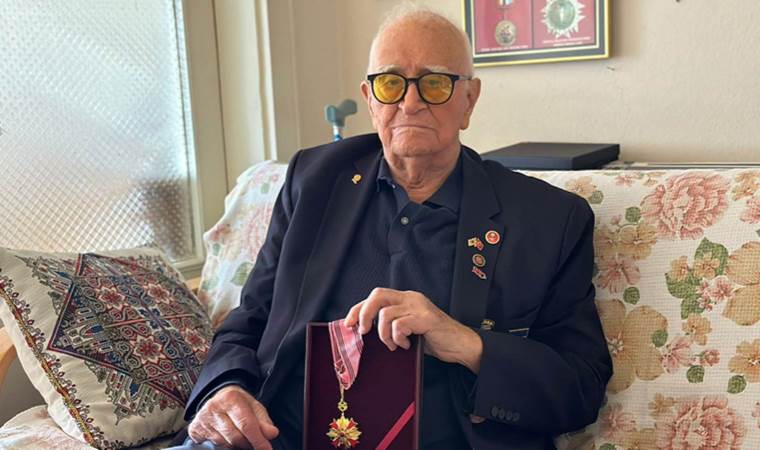 Atatürk'ü hayattayken gören Kore gazisi konuştu: 'El sallayarak Meclis'e uğurlardık'