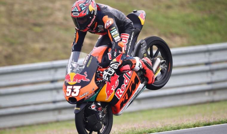 Deniz Öncü Malezya'da istediğini alamadı!