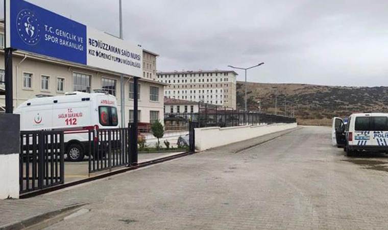 Isparta'da KYK yurdundaki 117 kız öğrenci, yemekten zehirlenme şüphesiyle hastaneye başvurdu