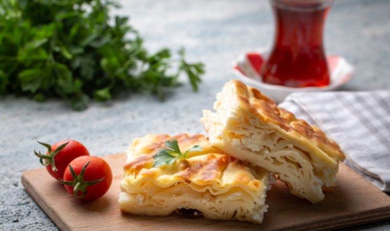 Su böreği nasıl yapılır? Gerçek su böreği yapmak için nelere dikkat edilmeli? İşte püf noktalarıyla su böreği tarifi...