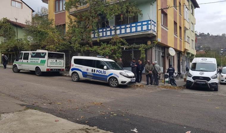58 yaşındaki erkek evinde ölü bulundu