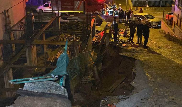 Kocaeli'nde aynı mahallede ikinci kez istinat duvarı ve yol çöktü