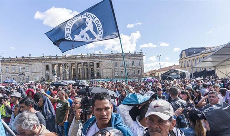 Hükümet ile eski FARC üyeleri, barış masasına dönüyor